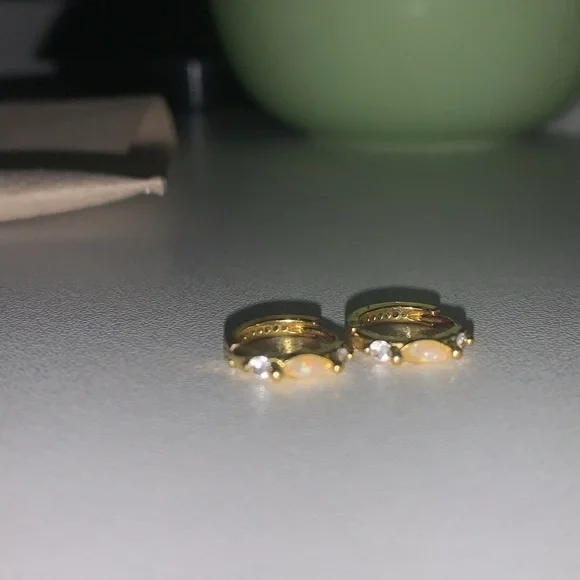 Petite opal hoop earrings - Picture 6 of 7